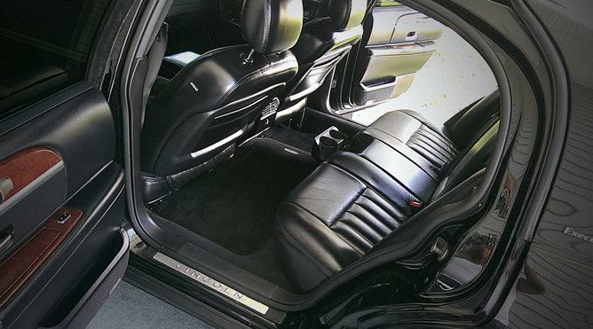 Vacaville Lincoln Town Car